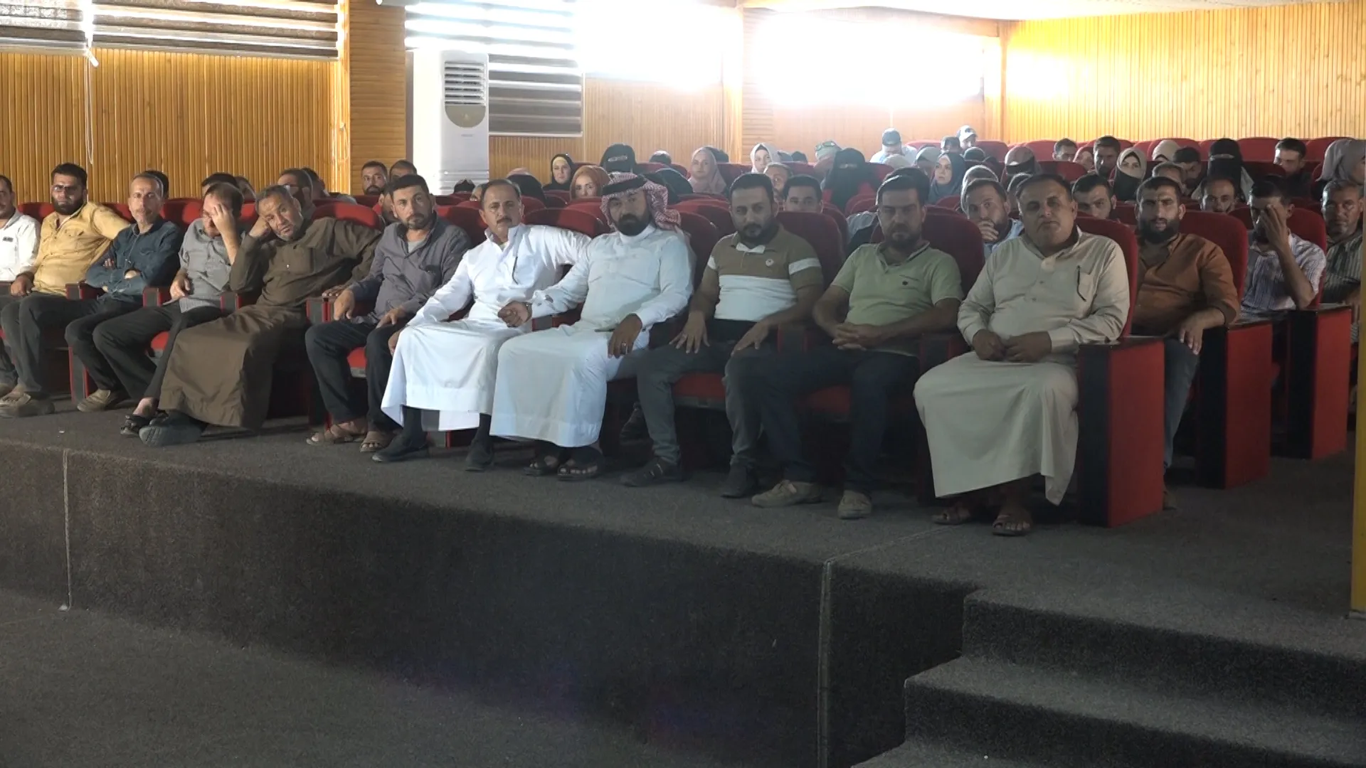 محاضرة تعريفية بقفزة 15 آب وحياة الشهيد معصوم قورقماز في دير الزور