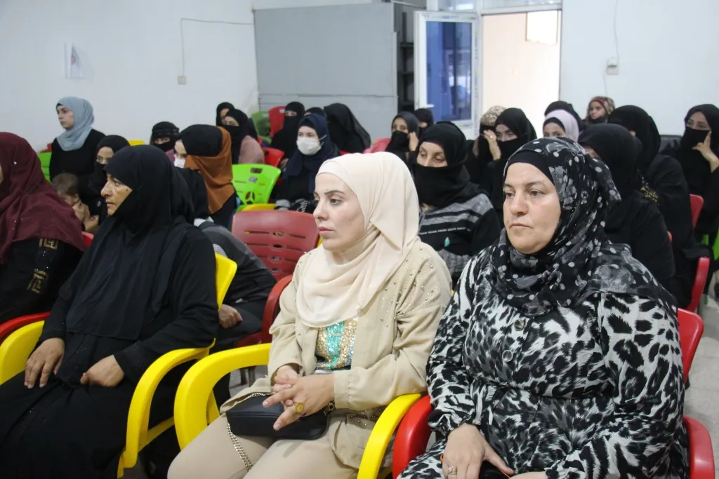 محاضرة توعوية بمخاطر تزويج القاصرات