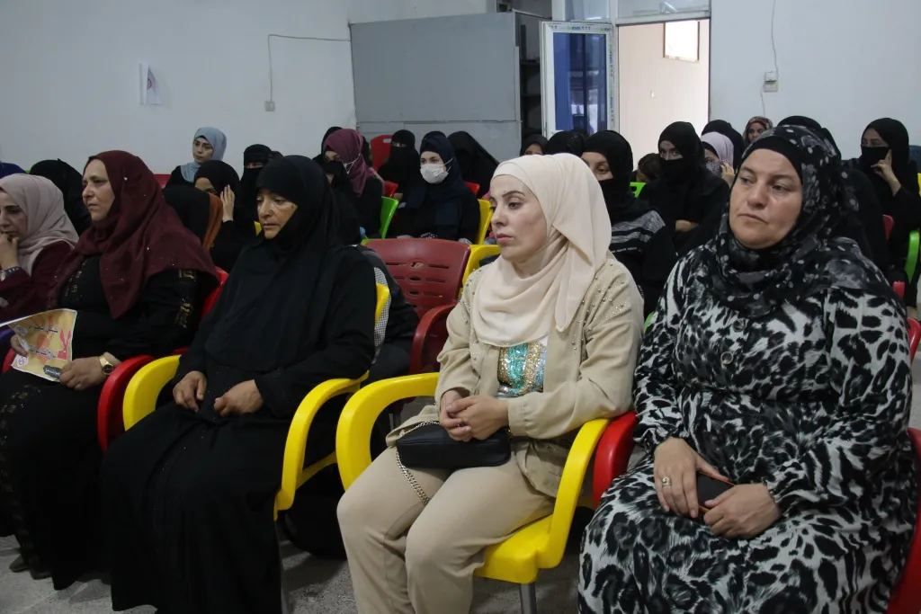 محاضرة توعوية بمخاطر تزويج القاصرات