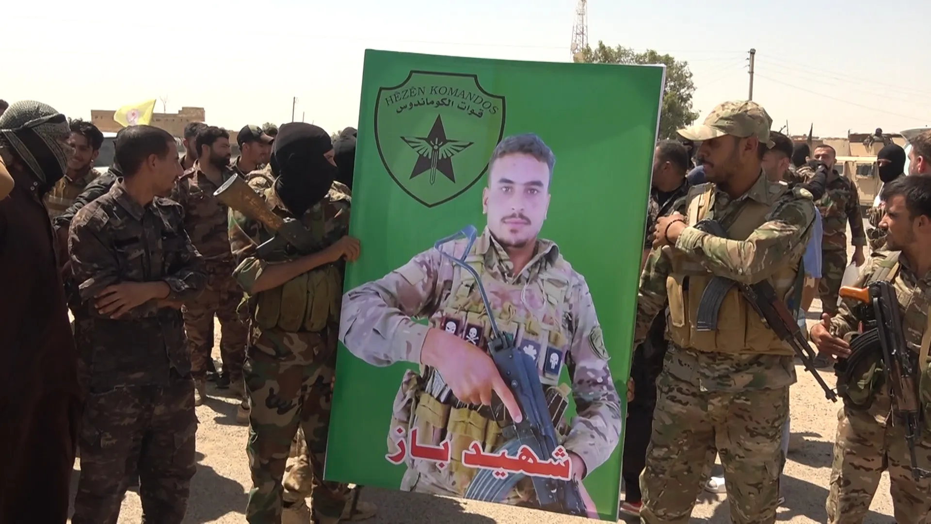 تشييع جثمان الشهيد باز إلى مثواه الأخير في دير الزور
