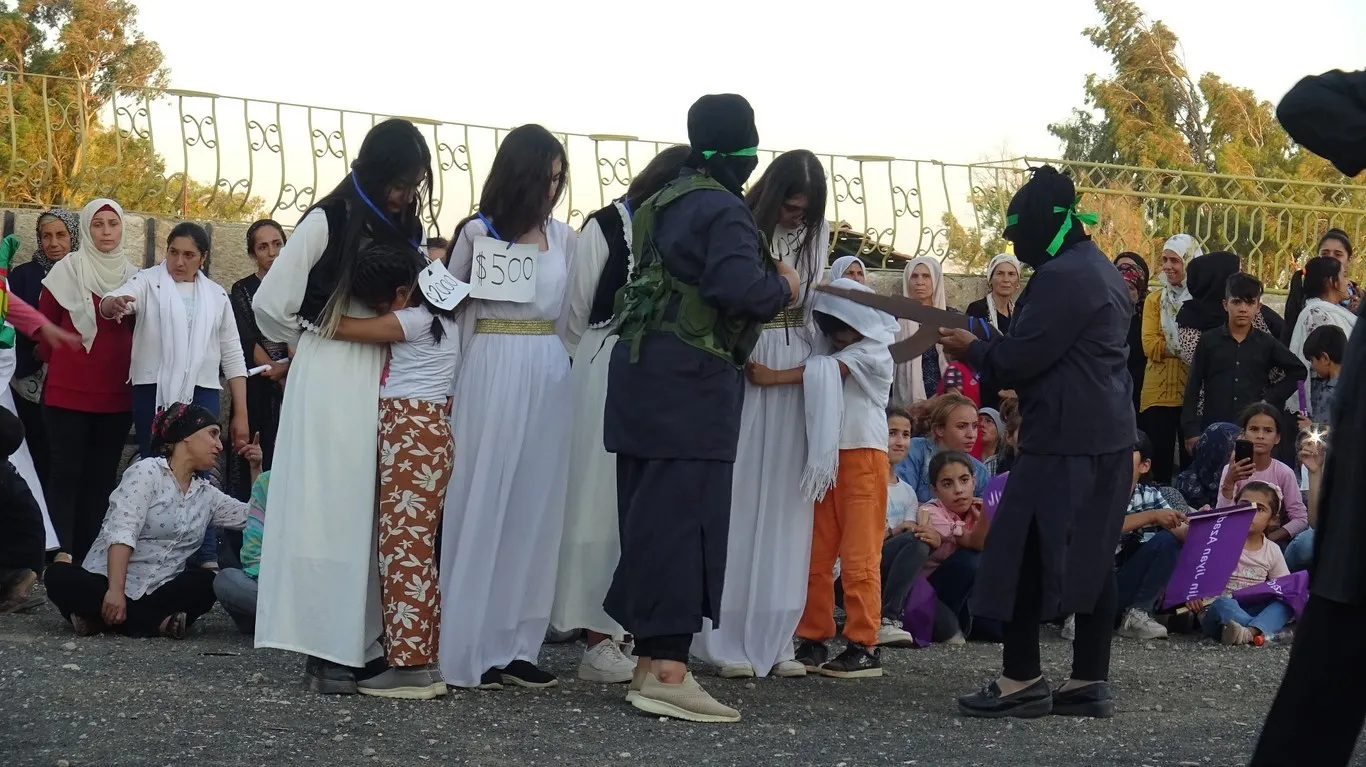تظاهرة في الشهباء دعماً لنساء شنكال وأفغانستان 