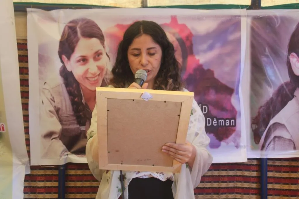 الإشادة بتضحيات HPG في عزاء المقاتلة آلاء ديمان