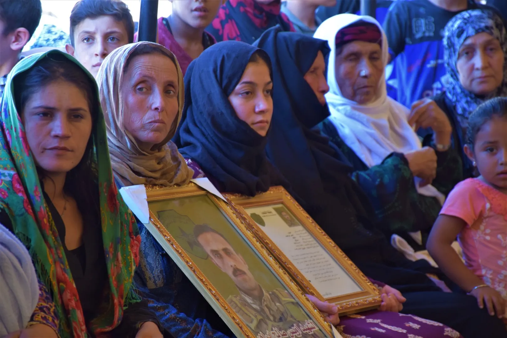 أهالي الحسكة يقدمون واجب عزاء لذوي أحد شهداء عملية "تعزيز الأمن"