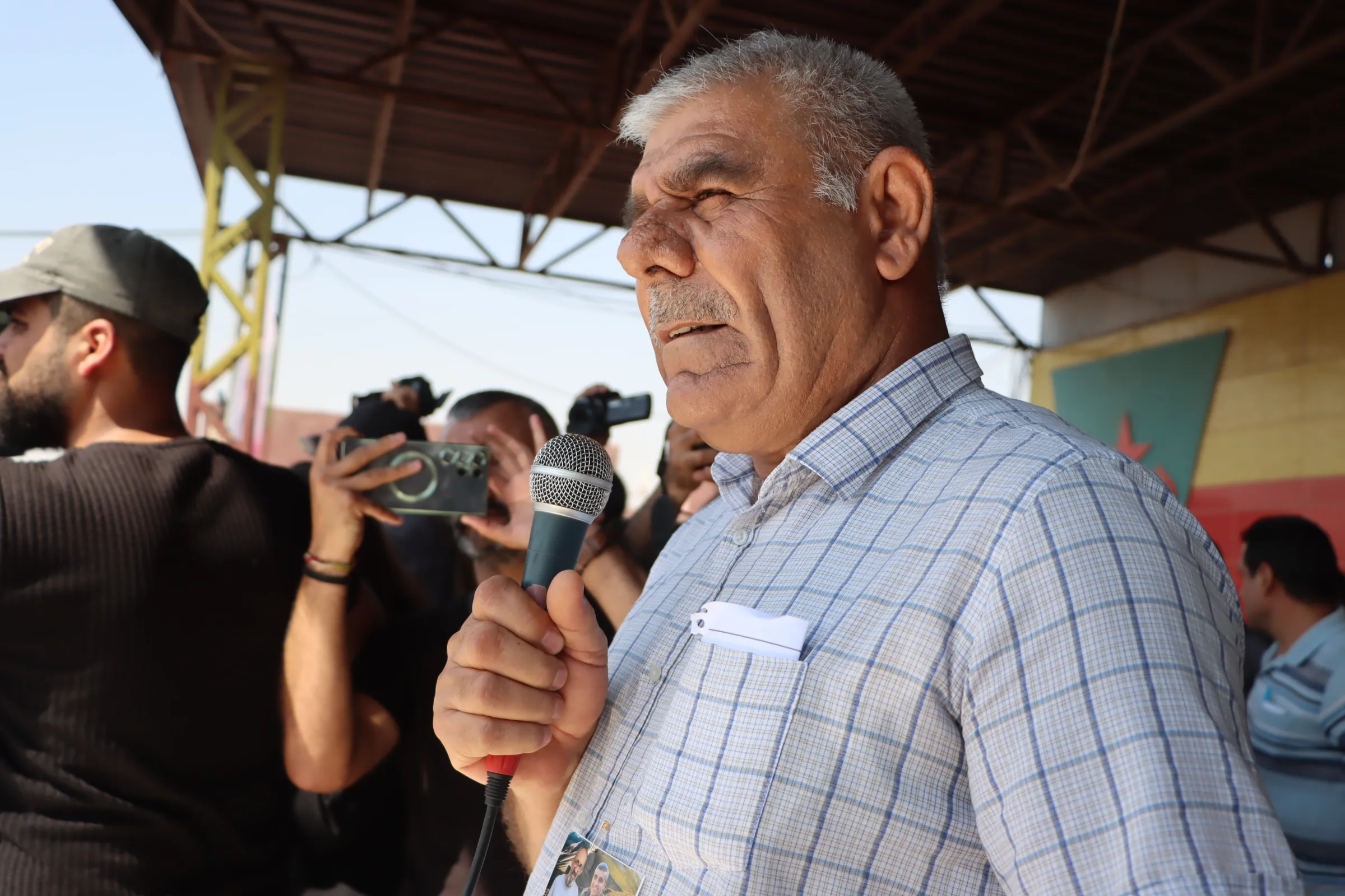 ​​​​​​​بتجديد العهد ومحاسبة الخونة الآلاف يودعون جثماني الشهيدين سيد آفران وأصلان قامشلو