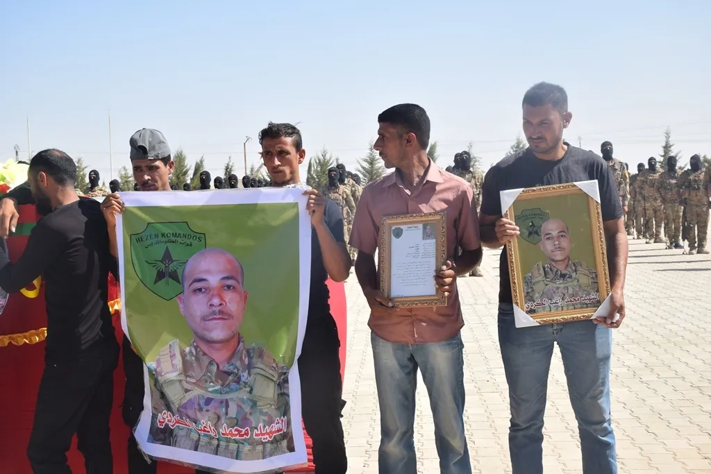 تشييع جثمان مقاتل الكوماندوس محمد راغب الكردي في الشدادي