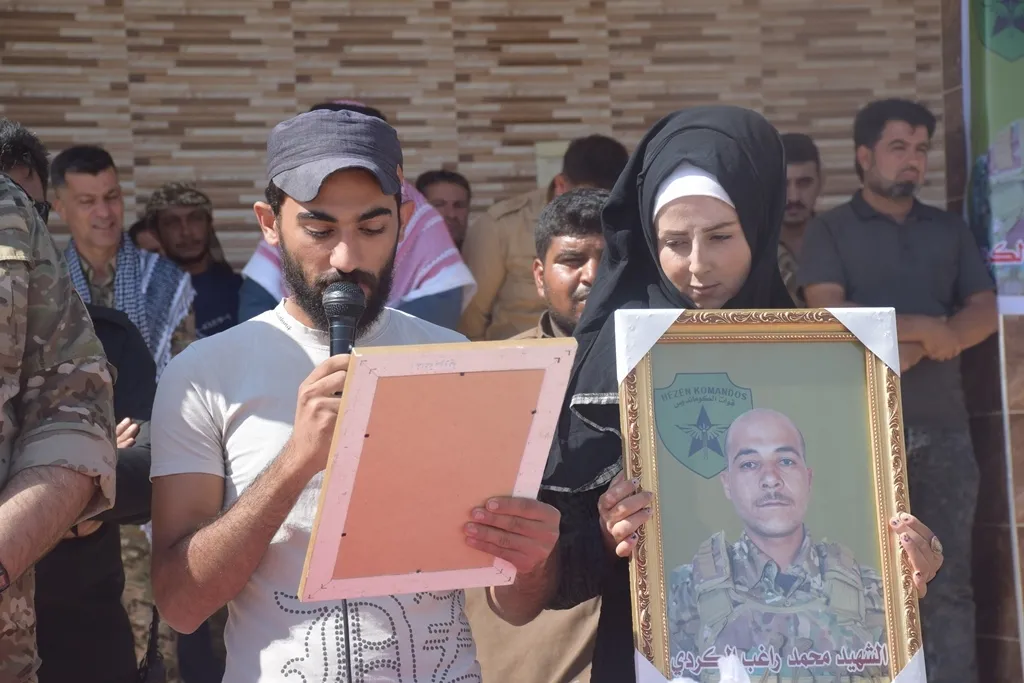 تشييع جثمان مقاتل الكوماندوس محمد راغب الكردي في الشدادي