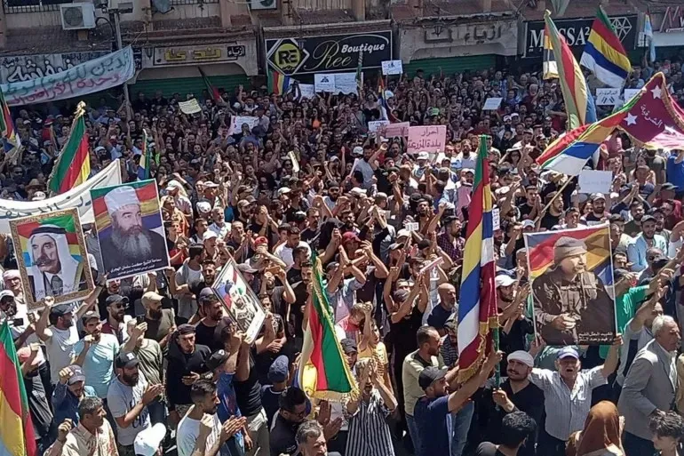 ​​​​​​​حشود غفيرة من أهالي السويداء يشاركون في احتجاجات اليوم