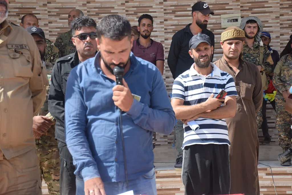 أهالي الشدادي يشيّعون جثمان مقاتل استشهد في عملية