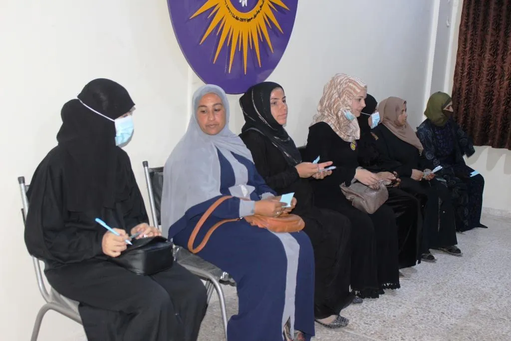 ​​​​​​​جلسة نسوية في الرقة حول "أهمية العمل التطوعي"