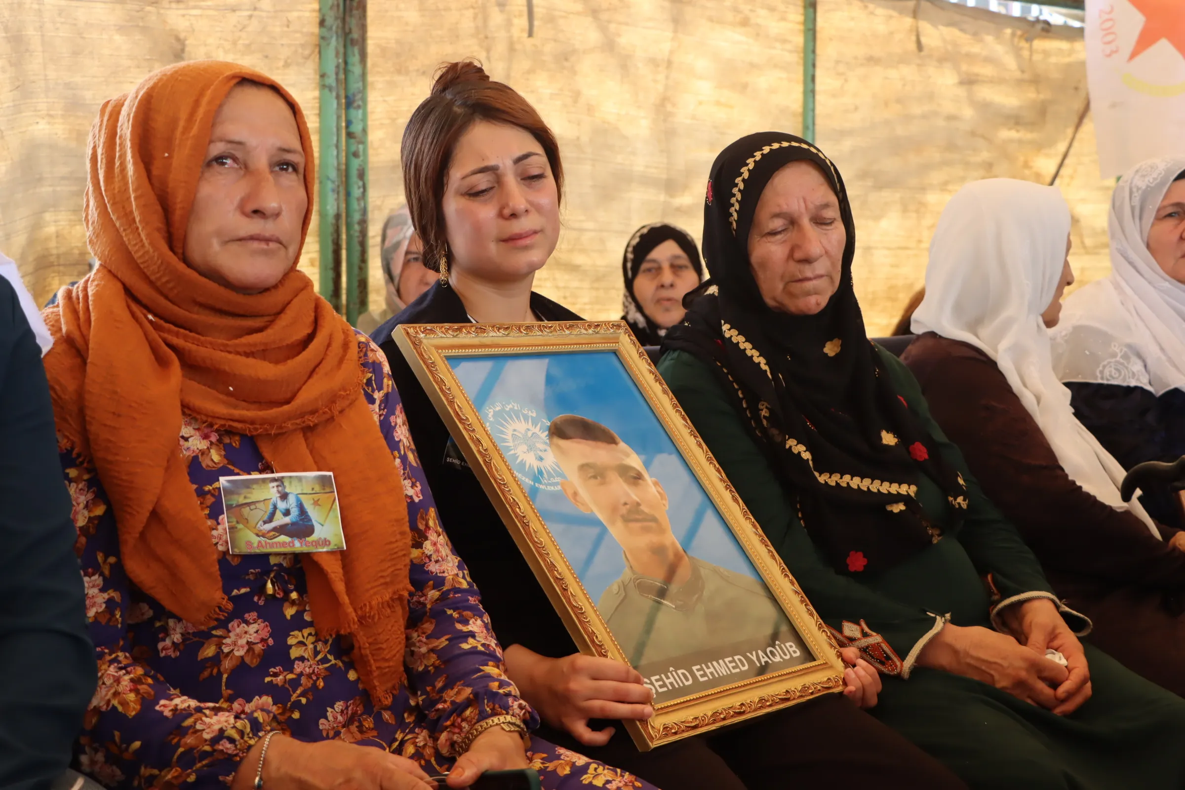 ​​​​​​​معزون وذوو الشهداء: سنحمي ثورة أخوة الشعوب مهما كلفنا الأمر