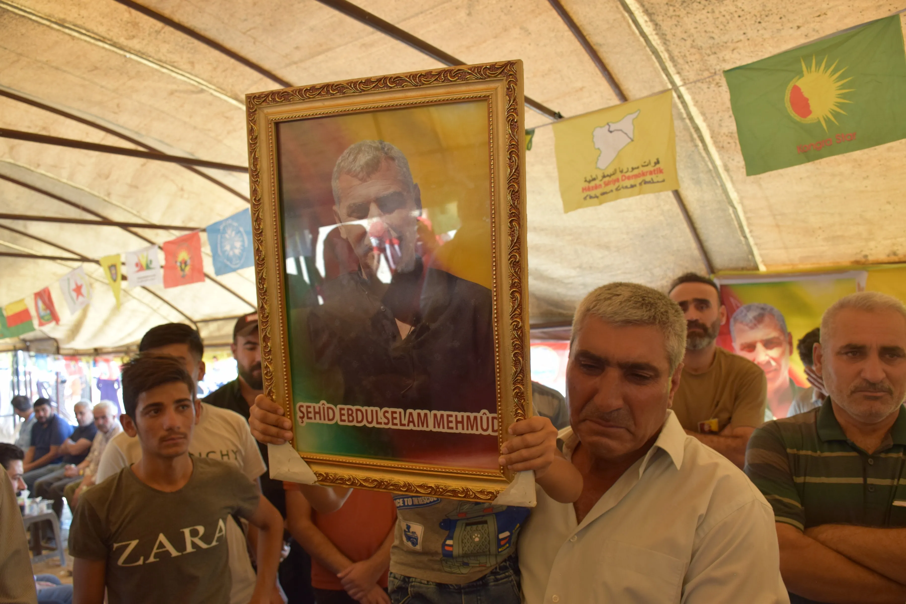 ​​​​​​​معزون وذوو الشهداء: سنحمي ثورة أخوة الشعوب مهما كلفنا الأمر