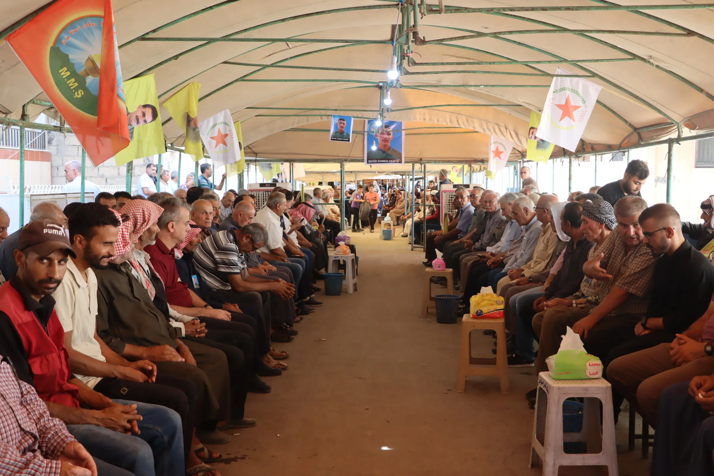 ​​​​​​​معزون وذوو الشهداء: سنحمي ثورة أخوة الشعوب مهما كلفنا الأمر