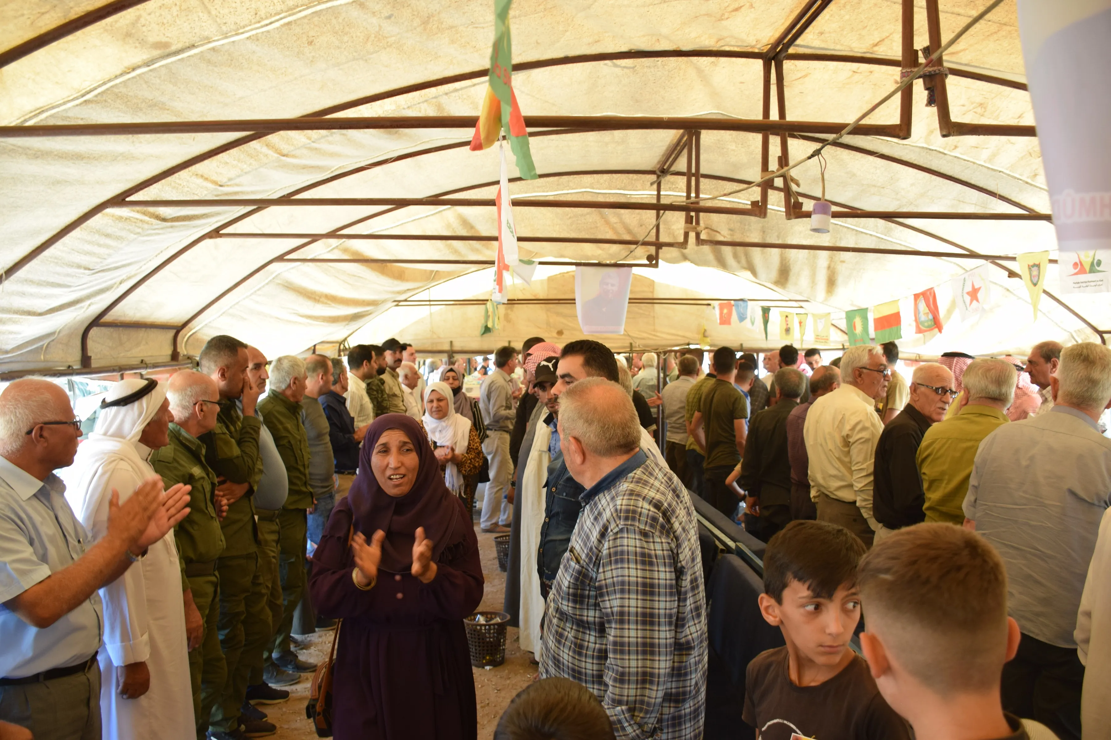 ​​​​​​​معزون وذوو الشهداء: سنحمي ثورة أخوة الشعوب مهما كلفنا الأمر