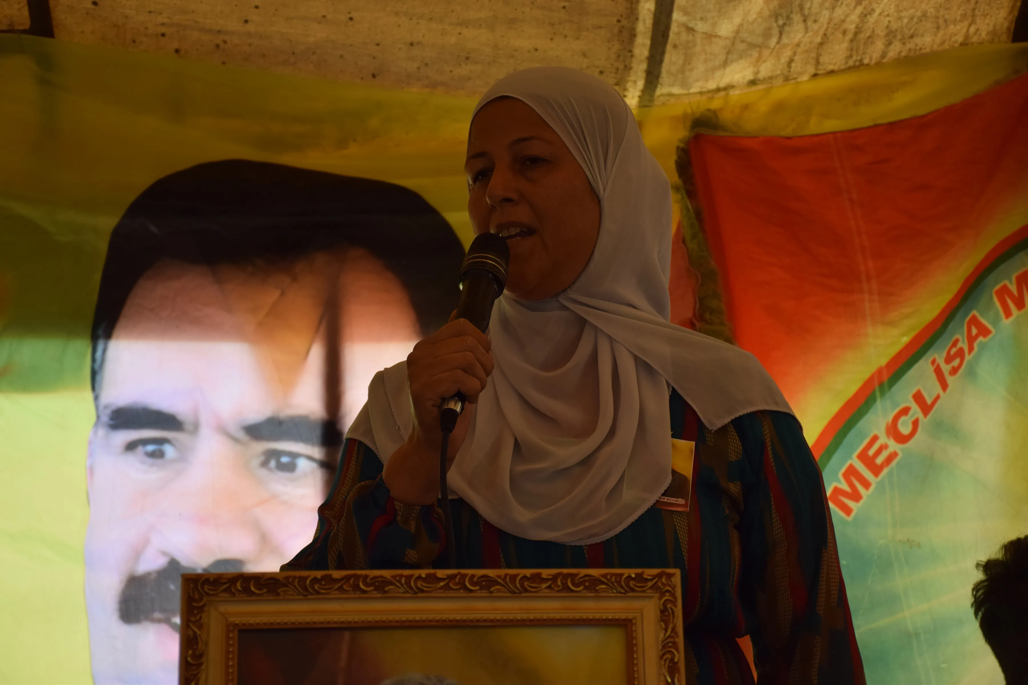 ​​​​​​​معزون وذوو الشهداء: سنحمي ثورة أخوة الشعوب مهما كلفنا الأمر