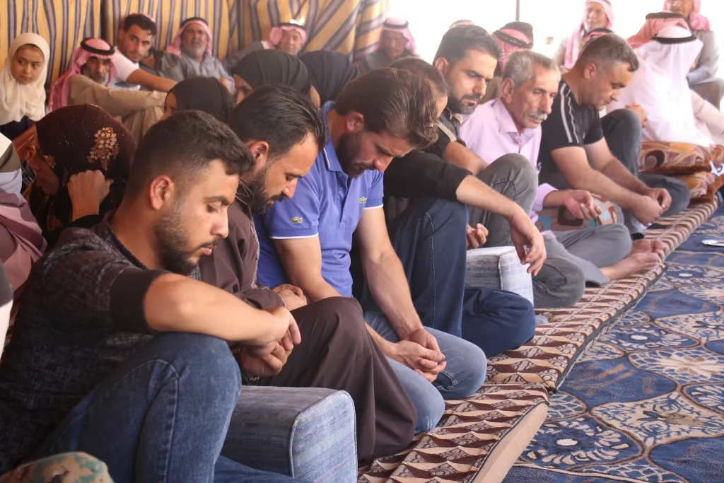 أهالي منبج يقدّمون واجب العزاء لذوي شهداء مجلس منبج العسكري