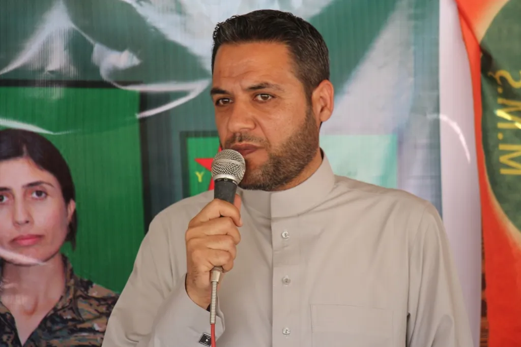 أهالي منبج يقدّمون واجب العزاء لذوي الشهيدة شيلان محمد أحمد