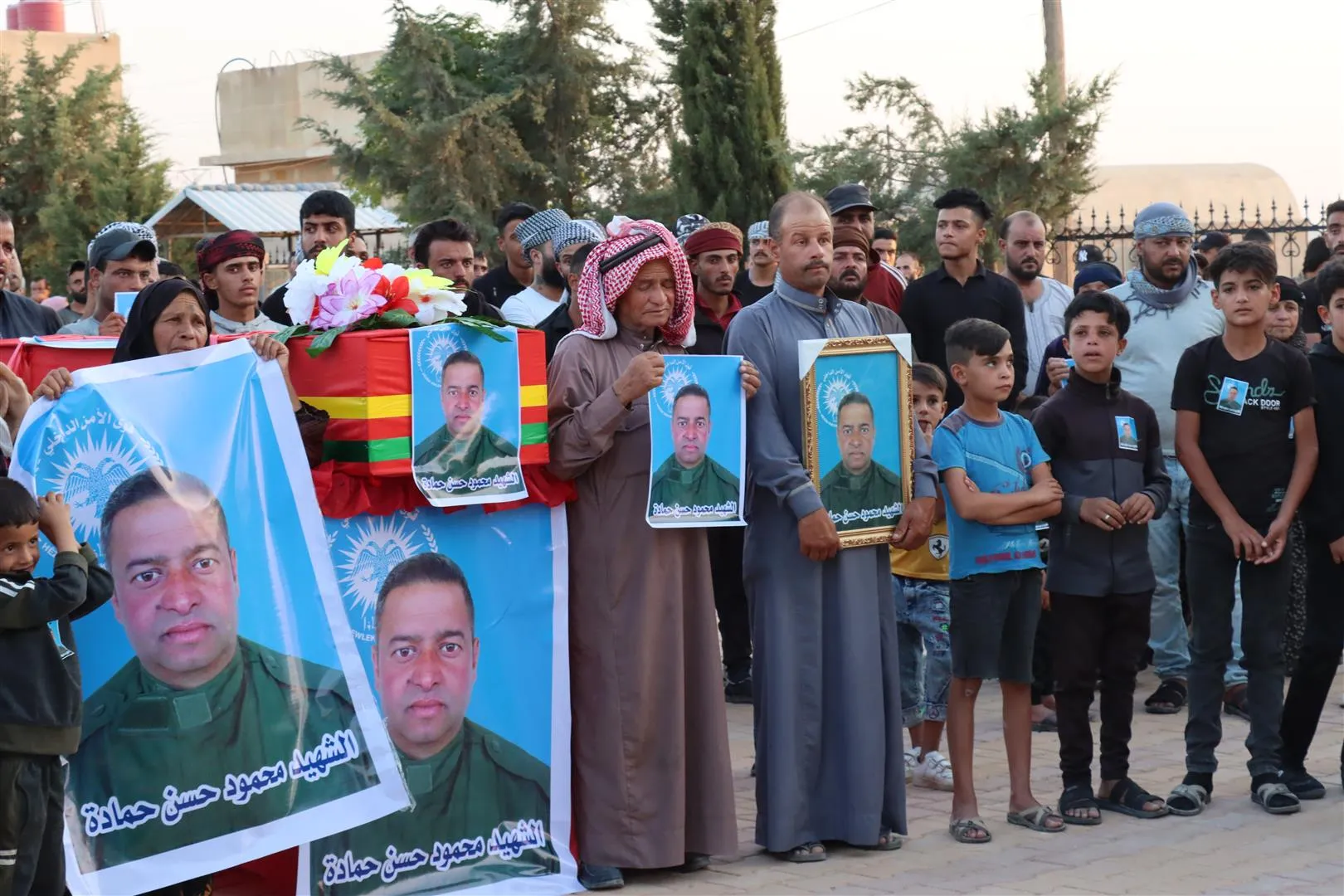 أهالي الحسكة يشيعون جثمان عضو قوى الأمن الداخلي محمود حمادة إلى مثواه الأخير