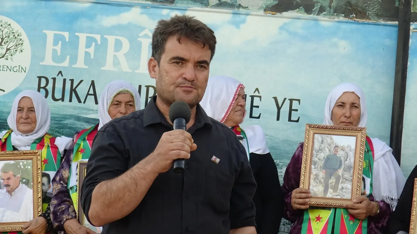 "سنحطم الجدران ونحقق حرية القائد آبو"