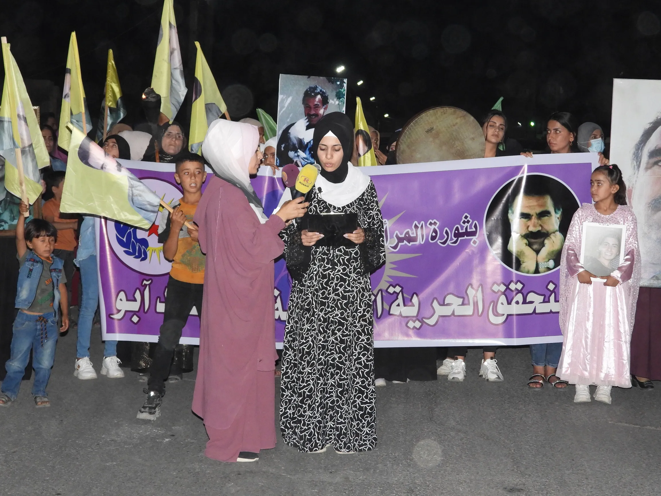 خلال تظاهرة في الطبقة :القائد حوّل إمرالي إلى مدرسة فكرية ونشر فكره في العالم أجمع