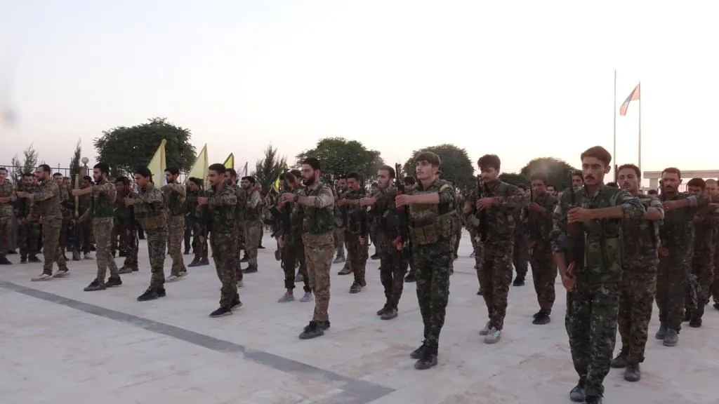 والدة شهيد: شهداؤنا قدموا حياتهم فداء للوطن ليعم السلام