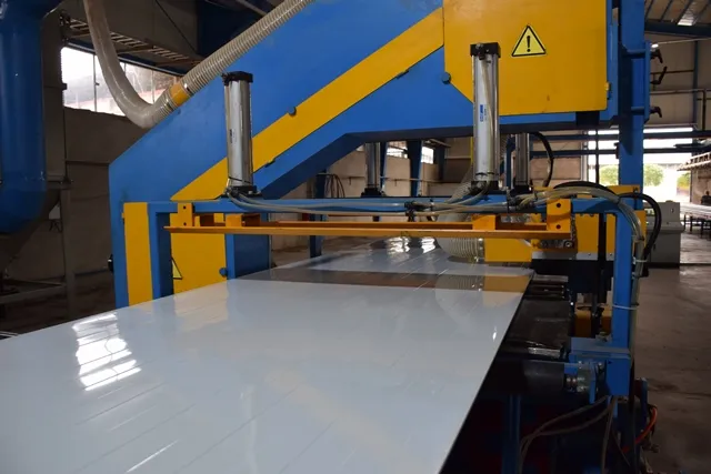 ​​​​​​​أول معمل لصناعة الألواح العازلة في شمال وشرق سوريا