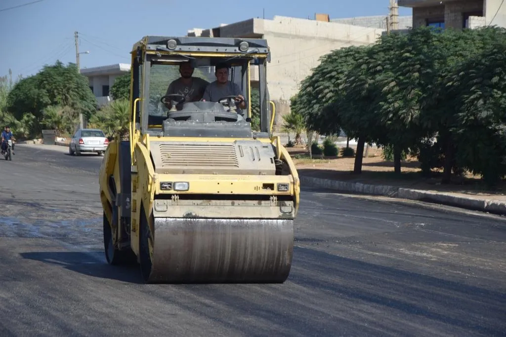 ​​​​​​​بلدية الطبقة تنهي 80% من أعمال التعبيد واستمرار تقديم الخدمات في الفرات