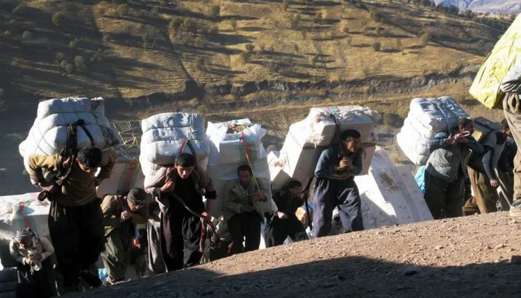 ​​​​​​​مقتل كاسب وإصابة آخر في هجوم للقوات الإيرانية