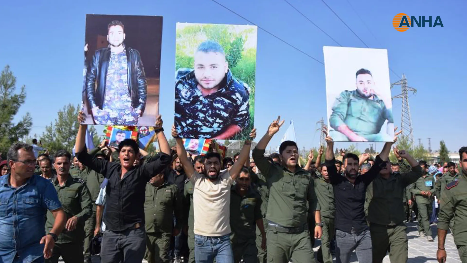 بمراسم مهيبة.. تشييع جثماني شهيدين من قوى الأمن الداخلي في كوباني