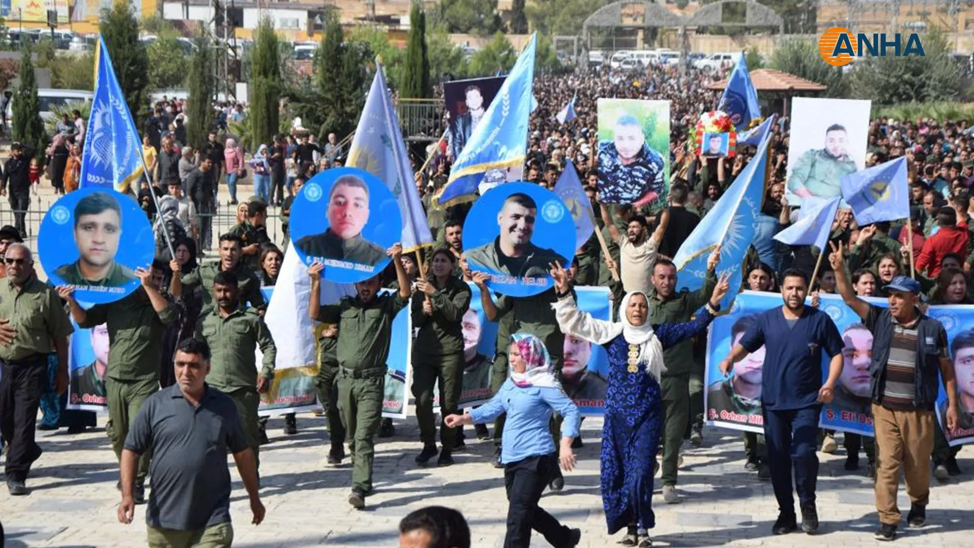 بمراسم مهيبة.. تشييع جثماني شهيدين من قوى الأمن الداخلي في كوباني