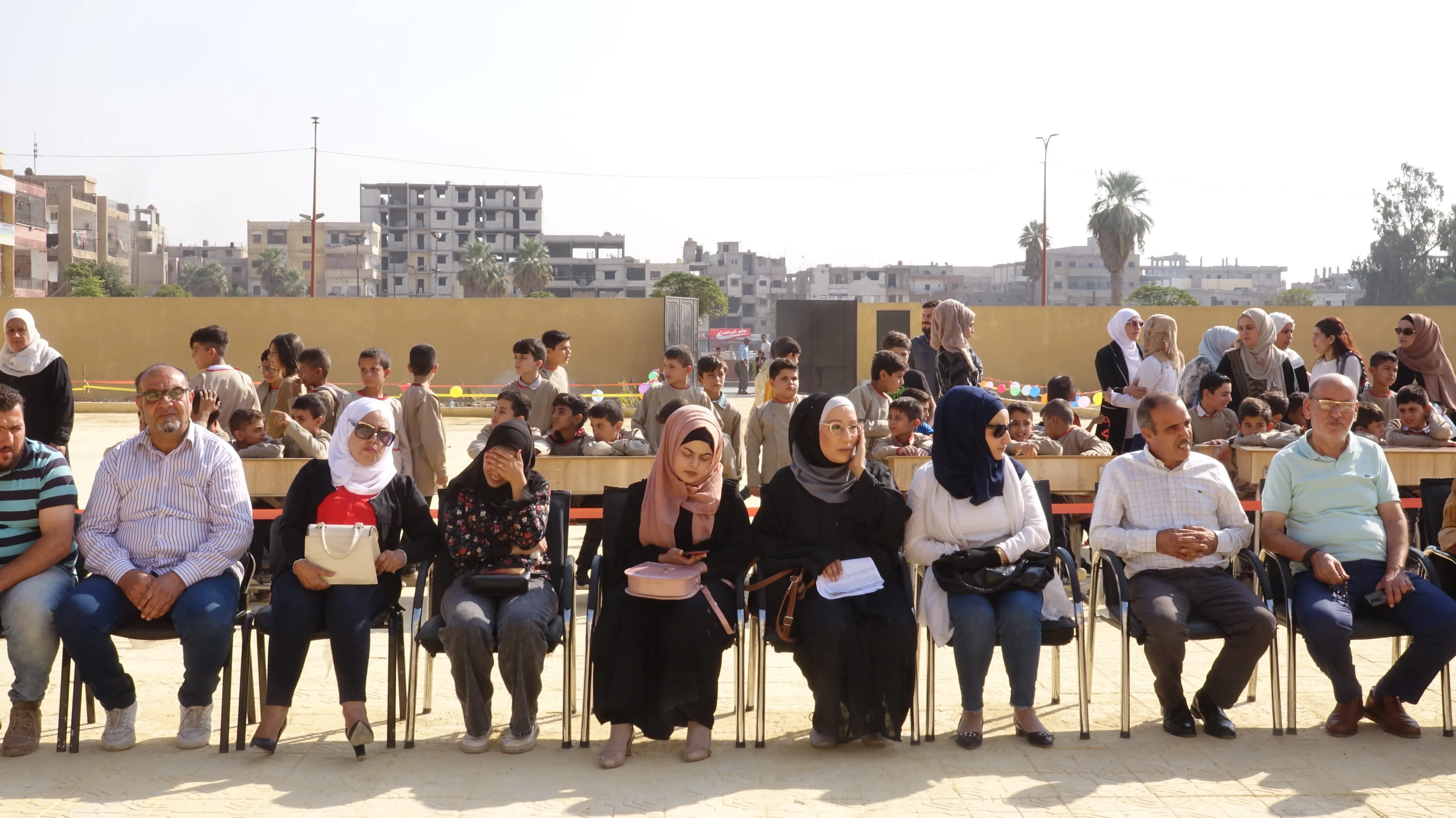 مدرسة الرشيد الثانوية تفتح أبوابها أمام طلبة الرقة
