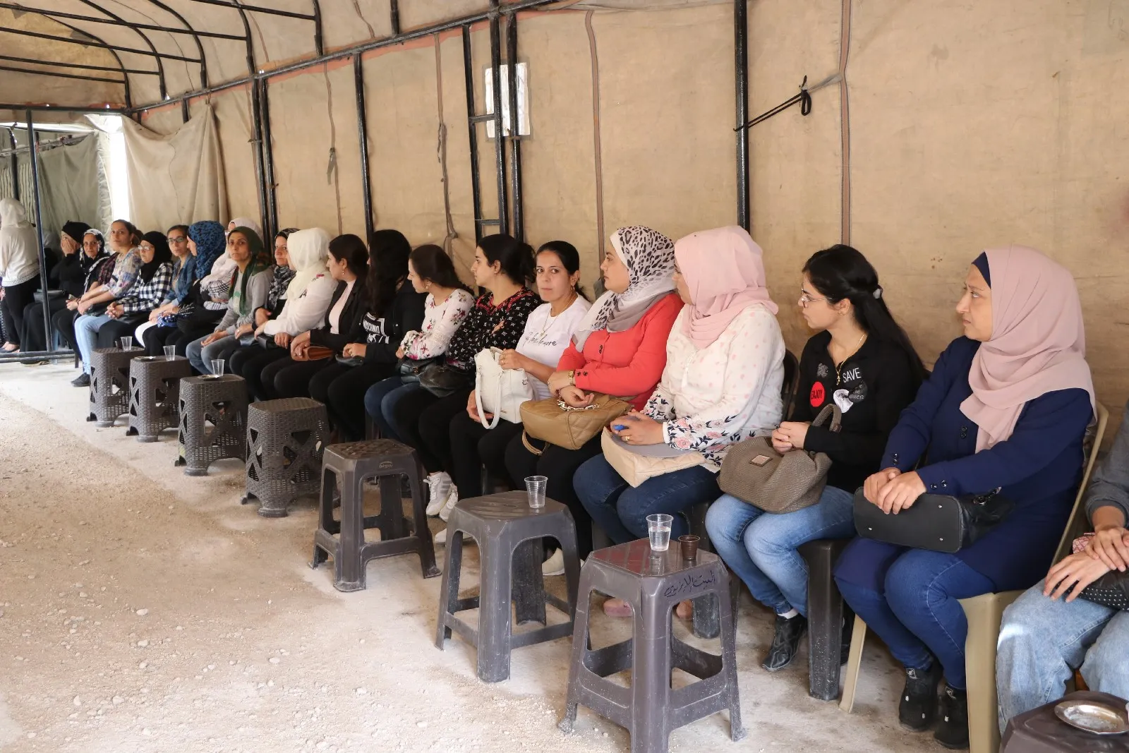 تقديم واجب العزاء في حلب لذوي شهيد القصف التركي