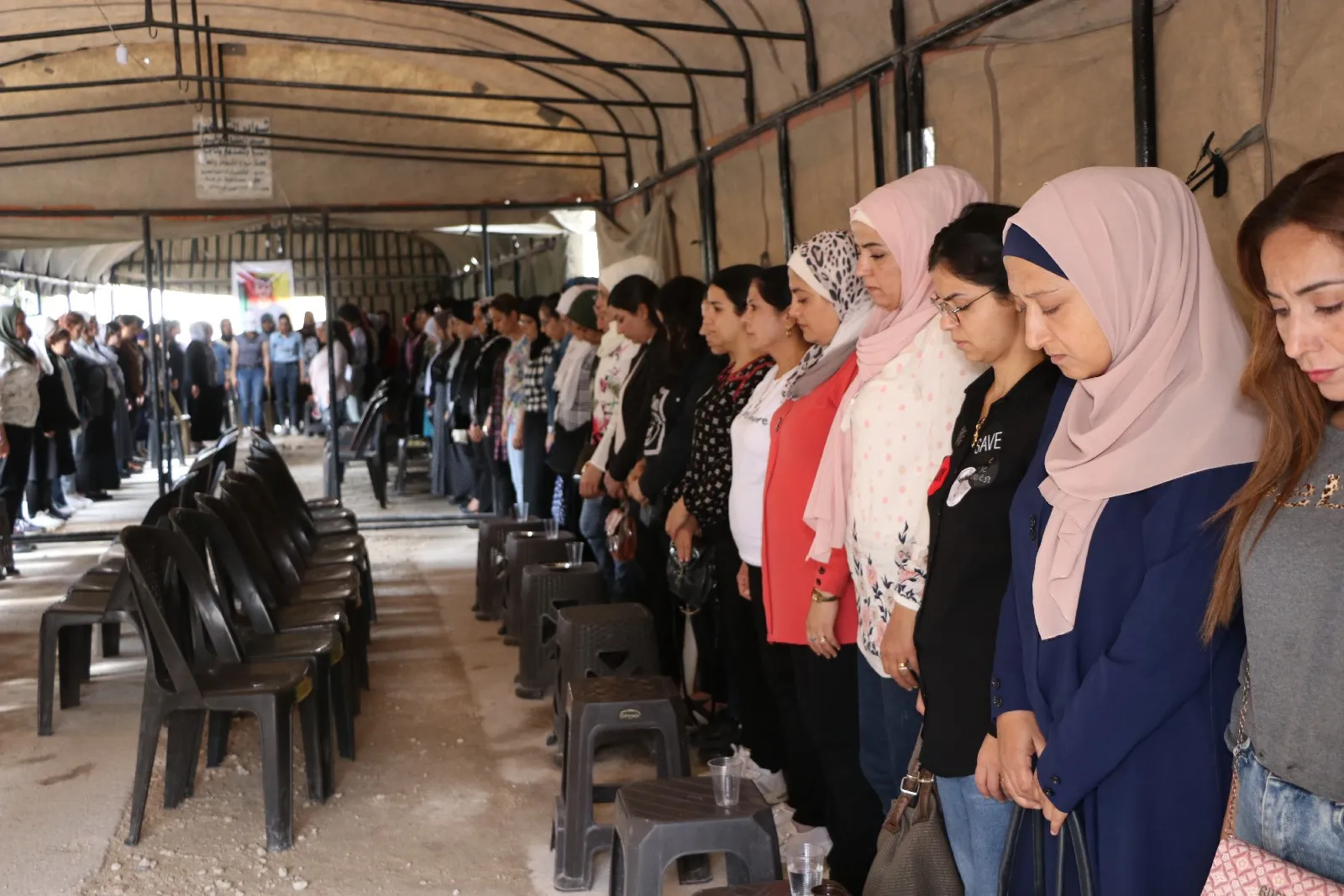 تقديم واجب العزاء في حلب لذوي شهيد القصف التركي