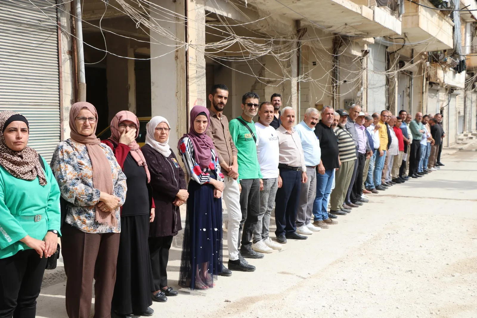 تقديم واجب العزاء في حلب لذوي شهيد القصف التركي