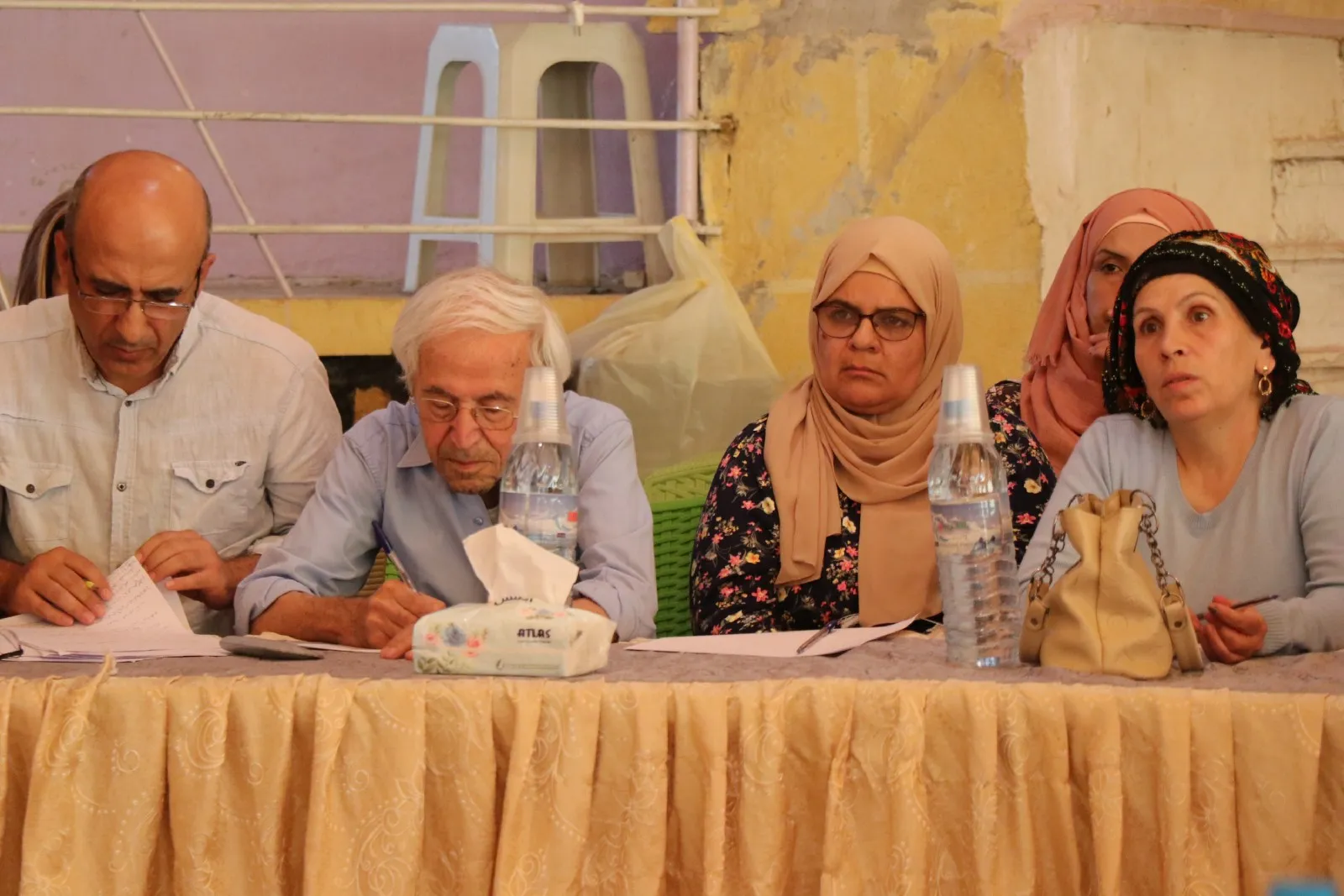 ندوة حوارية تؤكد على أهمية أطروحات القائد في حل أزمات المرحلة الراهنة