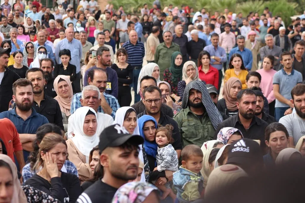 ​​​​​​​أهالي إقليم الفرات يشيّعون جثمان الشهيد باكوك كوباني