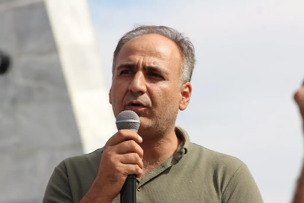​​​​​​​أهالي إقليم الفرات يشيّعون جثمان الشهيد باكوك كوباني
