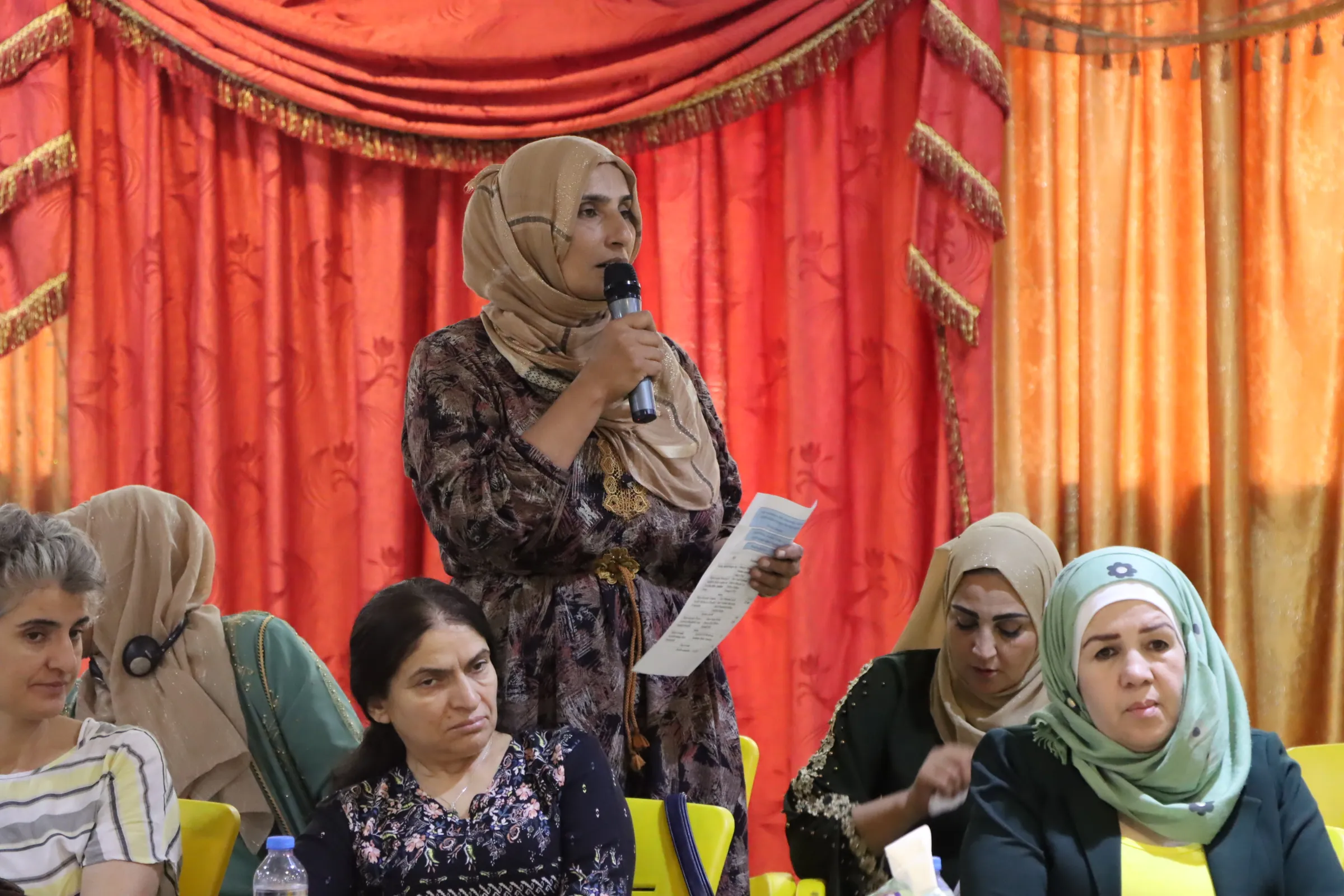 النساء في شمال وشرق سوريا يشدن بالدور الجذري لفلسفة القائد في إيجاد الحل للأزمات