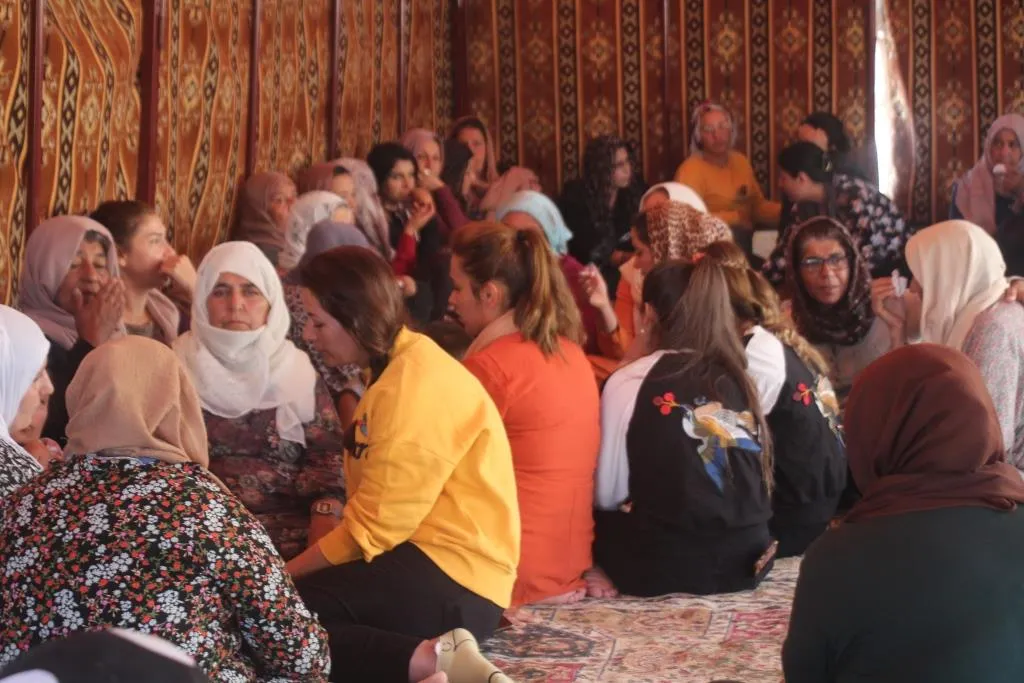 ​​​​​​​أهالي إقليم الفرات يؤدون واجب العزاء لذوي 6 شهداء