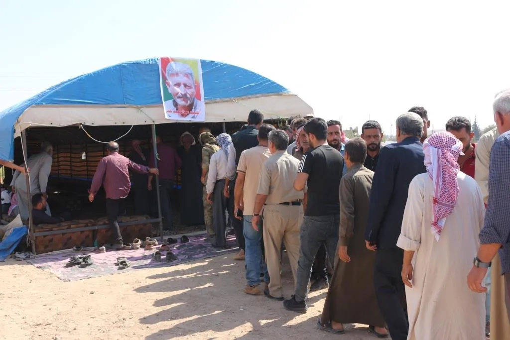 ​​​​​​​أهالي إقليم الفرات يؤدون واجب العزاء لذوي 6 شهداء
