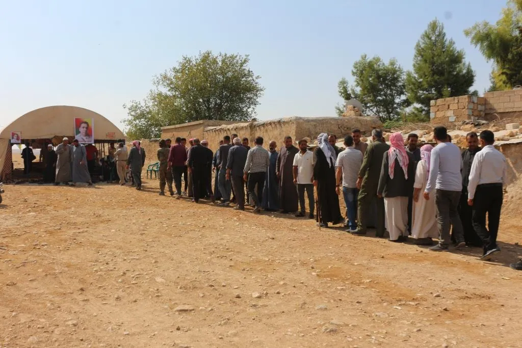 ​​​​​​​أهالي إقليم الفرات يؤدون واجب العزاء لذوي 6 شهداء