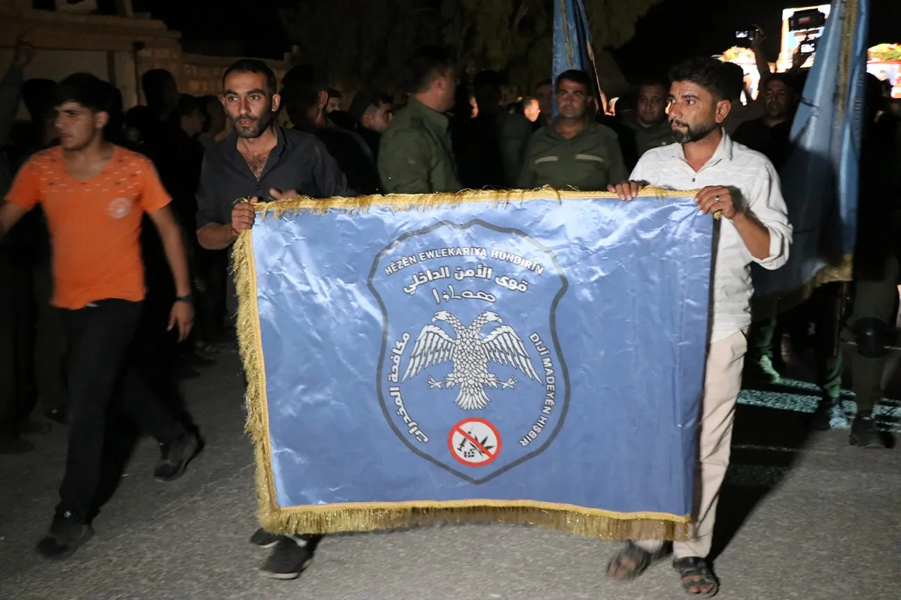 أهالي عفرين والشهباء يستقبلون جثماني شهيدين من قوات مكافحة المخدرات