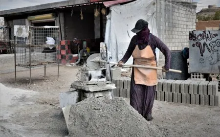 جميلة وصناعة الطوب الإسمنتي