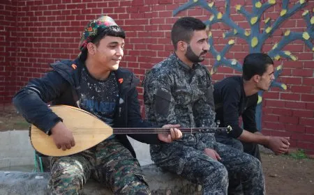 "لن أمكث في المنزل ورفاقي يقاتلون في جبهات القتال"