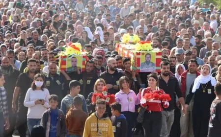 رسائل للوحدة في مراسم الشهيدين دلبرين آمد ودمهات قامشلو