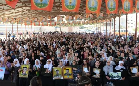 أهالي مقاطعة قامشلو يقدمون واجب العزاء لشهداء ديرك