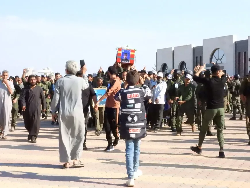 تشييع جثمان الشهيد أحمد الخاروف في الطبقة
