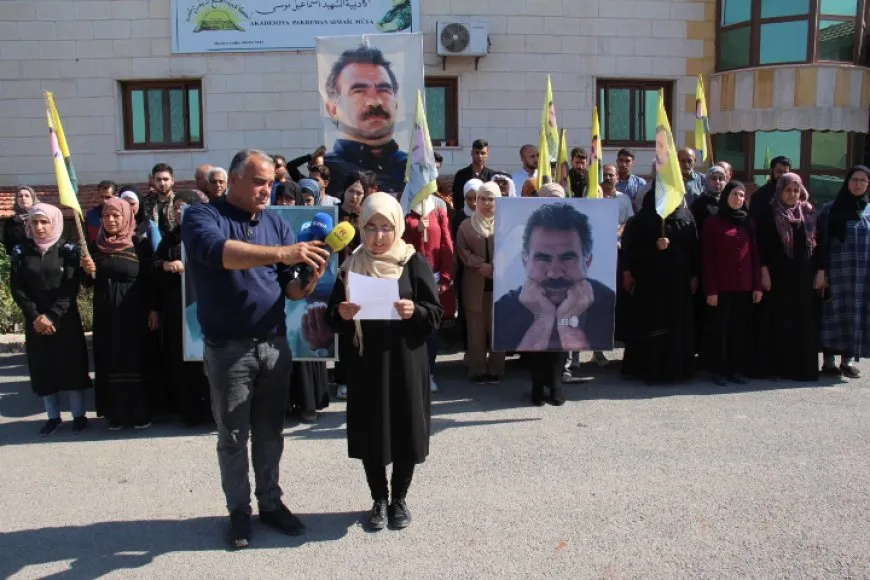 ​​​​​​​محتجون في منبج يطالبون بالحرية الجسدية للقائد عبد الله أوجلان