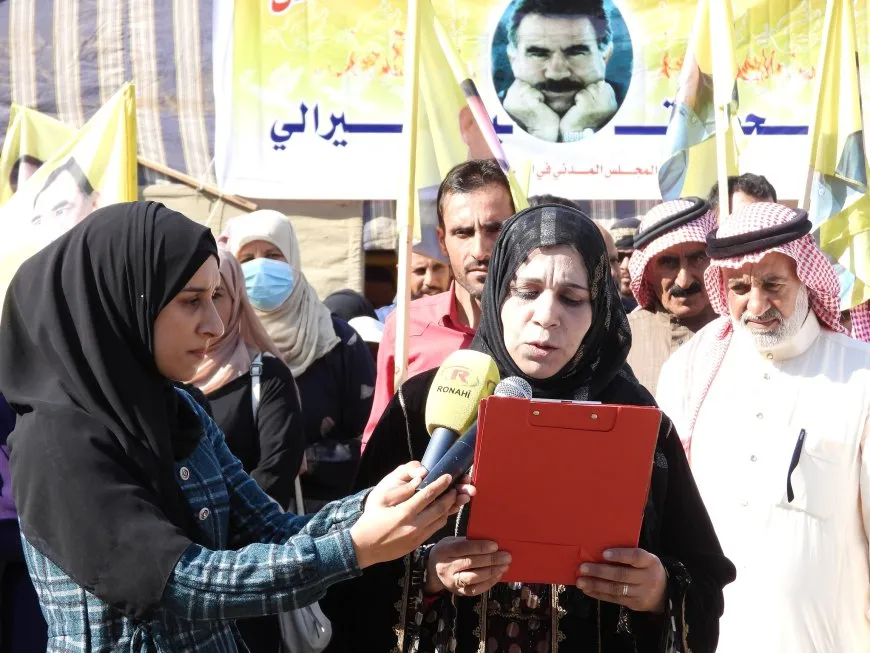 أهالي الجرنية ينددون خلال فعالية اعتصام بالعزلة المفروضة على القائد عبد الله أوجلان