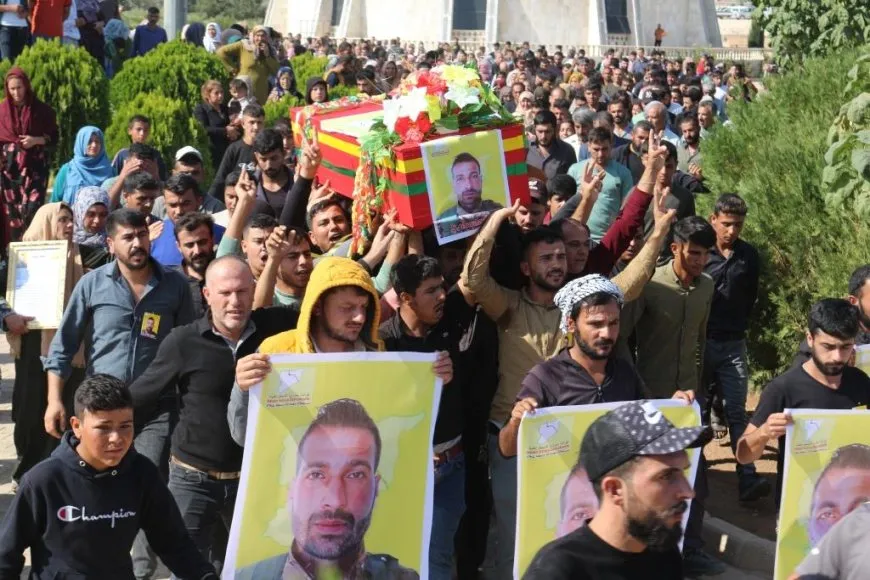 تشييع جثمان الشهيد آواز جيا إلى مثواه الأخير