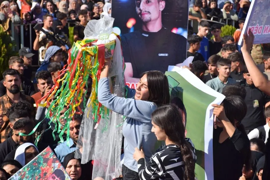 مشيّعون: نحن عشاق الحرية سنناضل لتحقيق أهداف شهدائنا